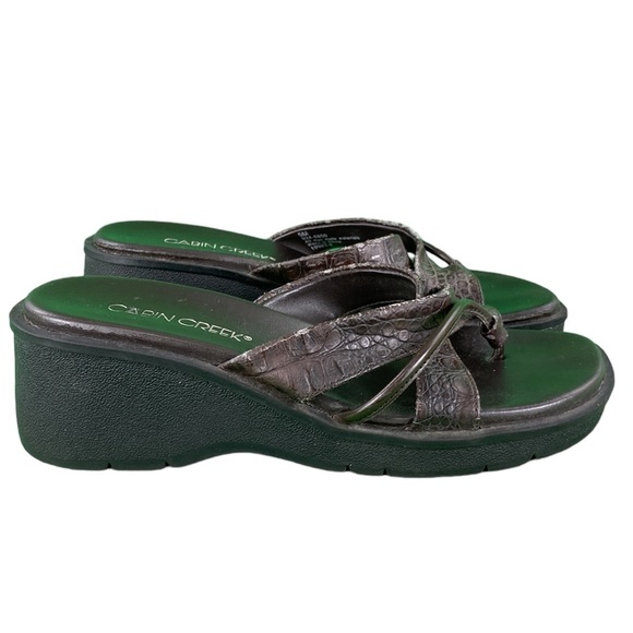 Cabin Creek Black Chunky Thong Sandal - Picture 2 of 16